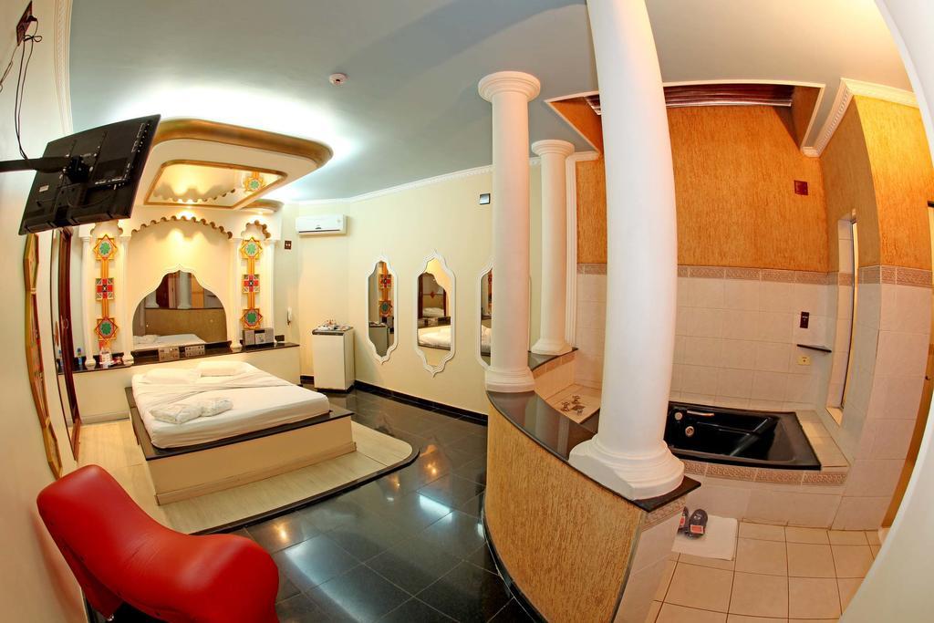 Hotel & Motel Le Baron (Adults Only) Pôrto Ferreira Cameră foto